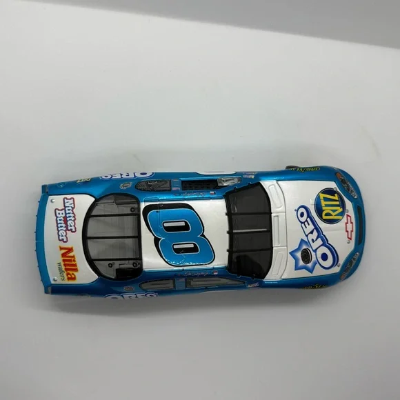2004 Dale Earnhardt Jr #8 Oreo/Ritz NASCAR 1:24 Scale Stock Car - Picture 6 of 16